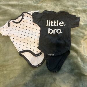 ONESIZIE BUNDLE GREY AND WHITE (3-6 MONTHS)